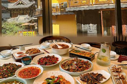 邓公本味卤·江湖菜(江北嘴财信广场店)