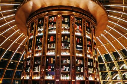 FIFTY-TWO Penthouse Bar