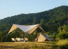 烏蘭哈達火山草原露營地