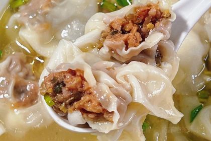 周記家寶餃子店