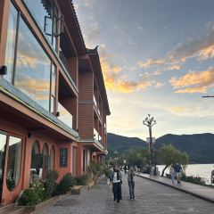 三色云河(泸沽湖大落水店) User Photo