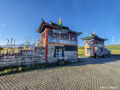 巴音布魯克天鵝湖風景區巴潤寺