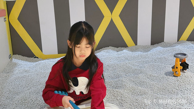 BEEBEELAND 蜂狂天地