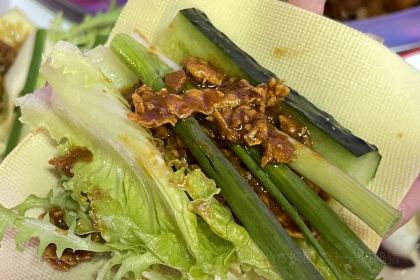 东北雪乡铁锅炖