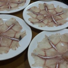 红翻天美食城 User Photo