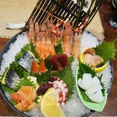 YA JING ZHI HE FENG LIAO LI User Photo