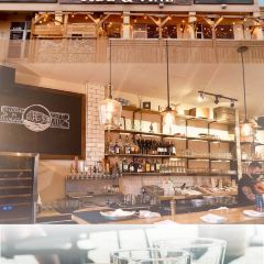 Tide and Vine Oyster House 여행 사진
