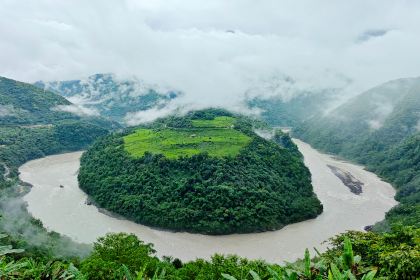 鸿发石锅城
