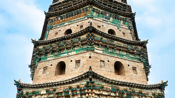 Lingguang Temple Glazed Pagoda