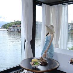 世内桃源·落日海景餐厅(双廊店) User Photo