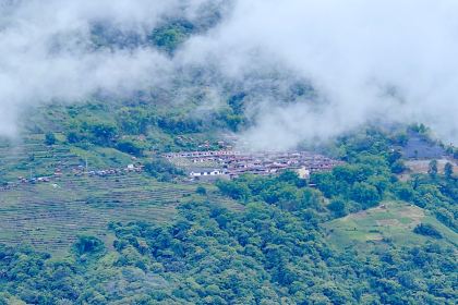 鸿发石锅城