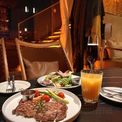 Golden Fish Sky Bar User Photo