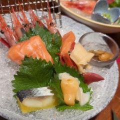 YA JING ZHI HE FENG LIAO LI User Photo