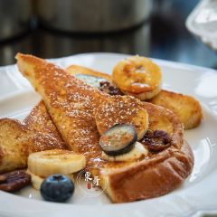 Lakorn European Brasserie User Photo