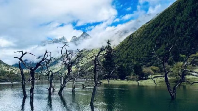 Siguniang Mountain Changping Valley Lianghekou