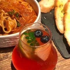 Showroom Cafe User Photo