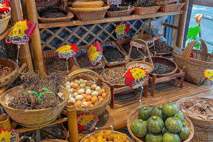 Mom's Sauce Food Restaurant