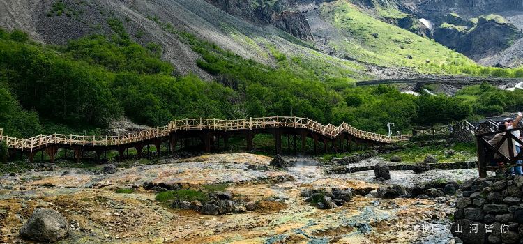 长白山北坡温泉煮鸡蛋