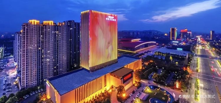 Zhonglebaihua Restaurant (zhongcanting)
