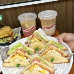 Thanks美式餐厅(汉堡咖啡店) 여행 사진
