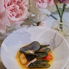Flaky clouds ART CONCEPT RESTAURANT 여행 사진