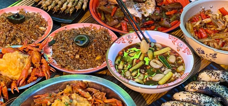 卖龙虾的小伙子(星沙总店)