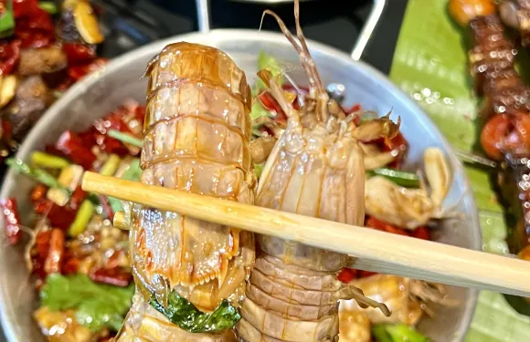 曼聽小寨海鮮燒烤·大連辣炒大王（民主廣場店）