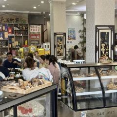 盐帮菌王府石锅鸡(鲁朗店) User Photo