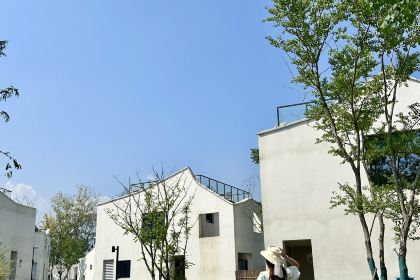 庐江汤池稼圃集民宿·念丘山花园中餐厅