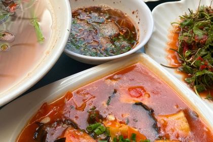 Mengziguoqiao Rice Noodles