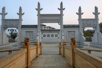 LIAN CHENG DA JIU DIAN CAN YIN BU