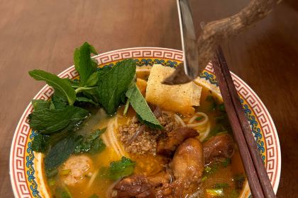 Gu Zheng Yan ( San Fang Qi Xiang Dian )