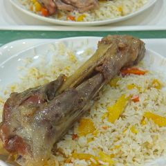 盛添抓饭肉汤馆 User Photo