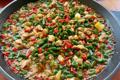 鸿鹤仔姜鲜锅兔(汇东店)