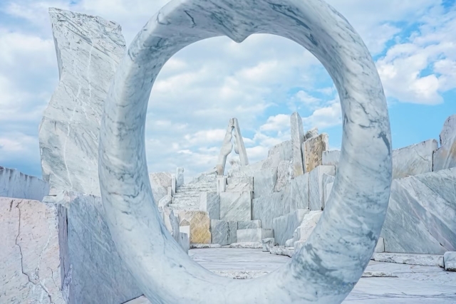 まるで海外🇬🇷白い大理石が美しい未来心の丘🤍@広島県 | Trip.com 尾道