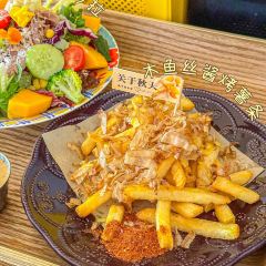 Chestnut cat User Photo