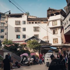 乐里villa设计师·独栋花园民宿(凯里南高铁站店)·乐里咖啡 User Photo