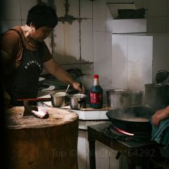 Jiaotandashuxiayutouguan User Photo