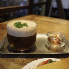 Showroom Cafe User Photo