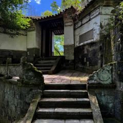 明记烧肉米线烧肉卷粉(中心小学店) User Photo