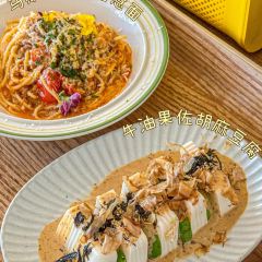 Chestnut cat User Photo