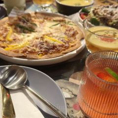 Showroom Cafe User Photo