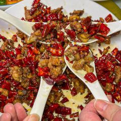 尹二姐守艺川菜(美专校街店) User Photo