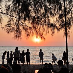 Cave Beach Club User Photo