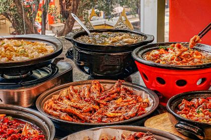 寬寬幹鍋(名店街店)