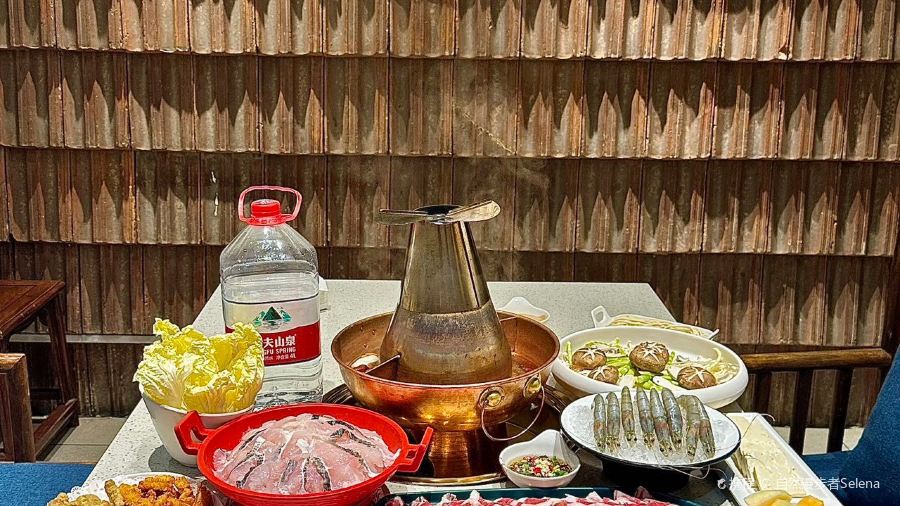 御屋鲜品鲜切牛肉火锅自助(胶州龙湖天街店)