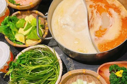 湯系·胡椒猪肚鸡火锅(苏宁广场店)