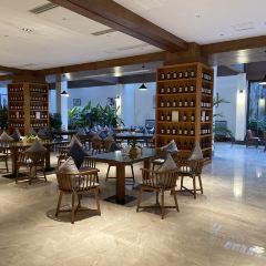 芒康云曲庄园酒店·全日制餐厅 User Photo