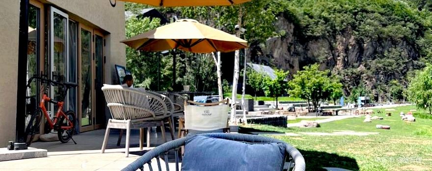 Hot River Valley Hot Spring Resort