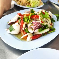 Som Moo Joom User Photo